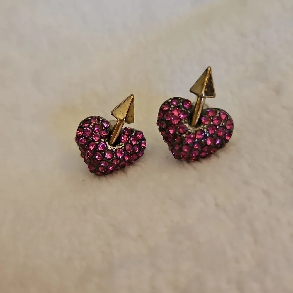 BETSEY JOHNSON Fuscia Paved Crystal Heart Arrow Stud Earrings